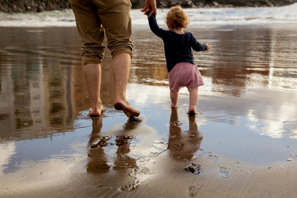 How to discipline a child without being abusive - father and daughter best time to discipline children - pohernsi.com Buddhism blog Penang Buddhist temple